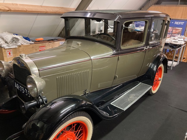 A Ford Fordor 1929